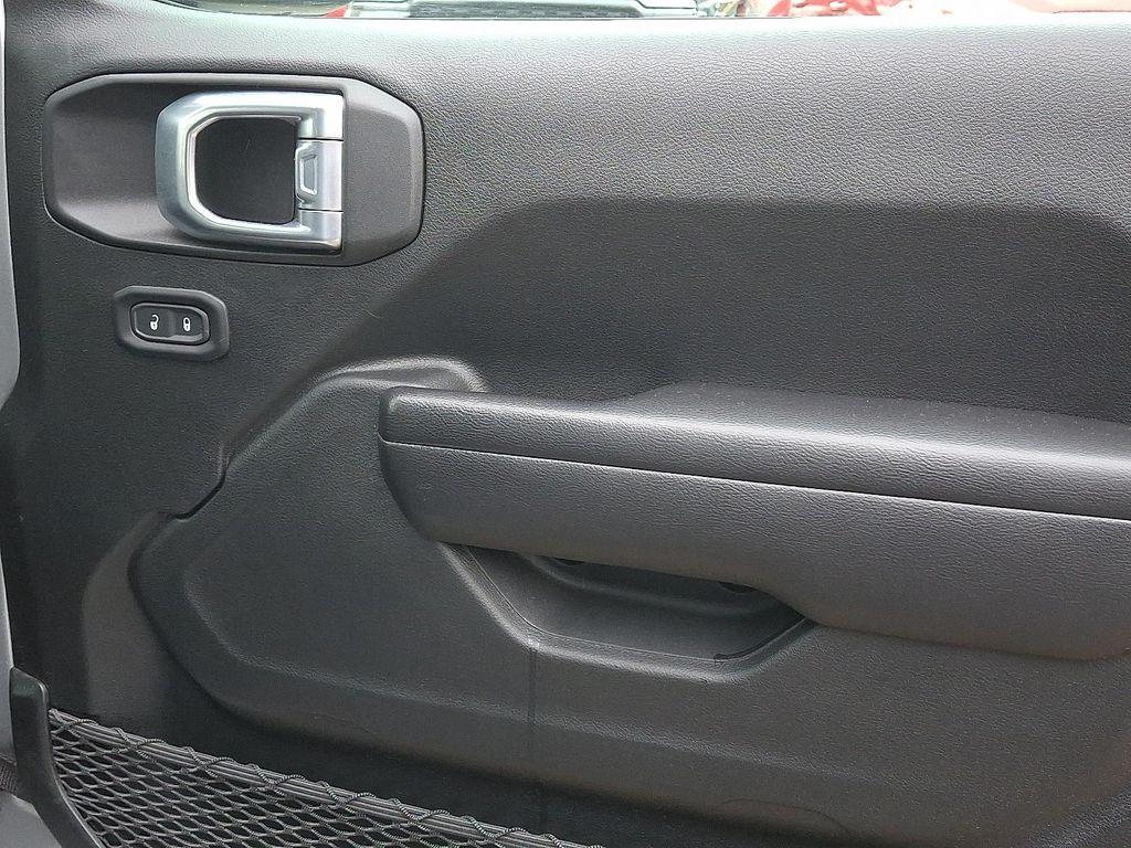 used 2021 Jeep Gladiator car, priced at $32,583