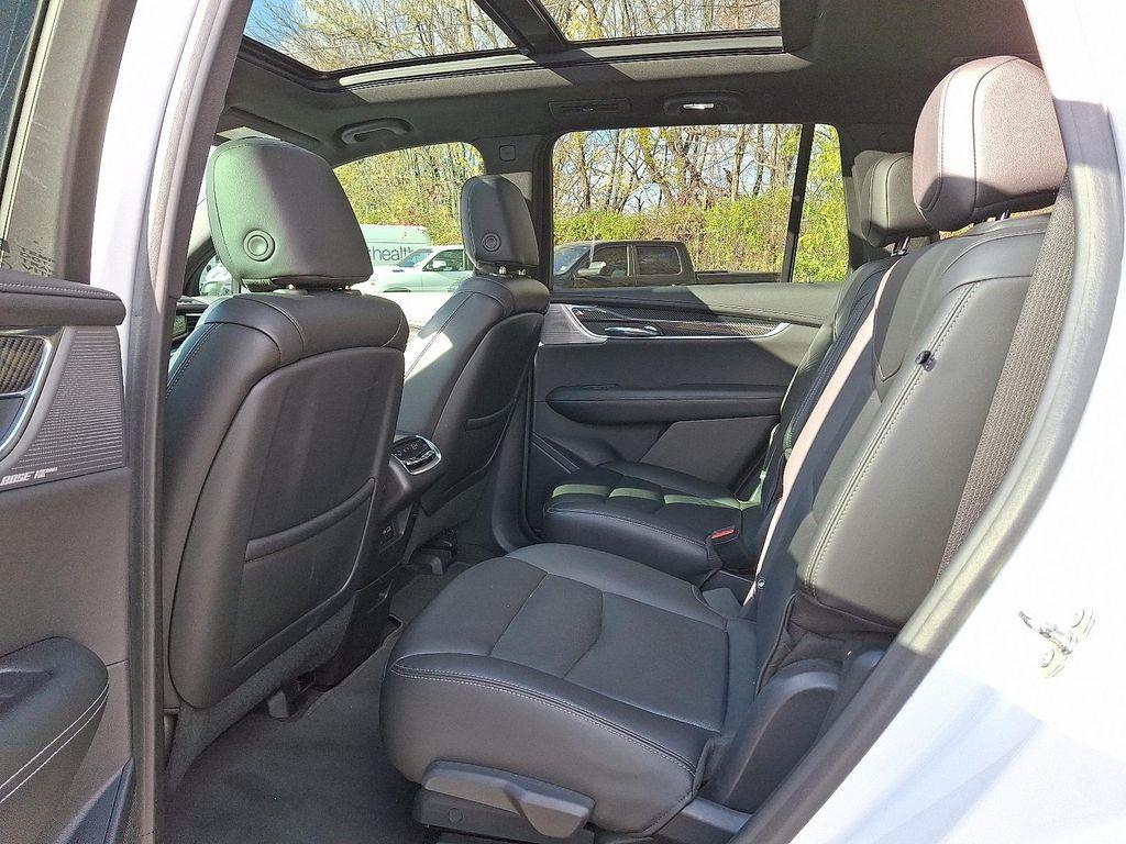 used 2021 Cadillac XT6 car, priced at $30,598