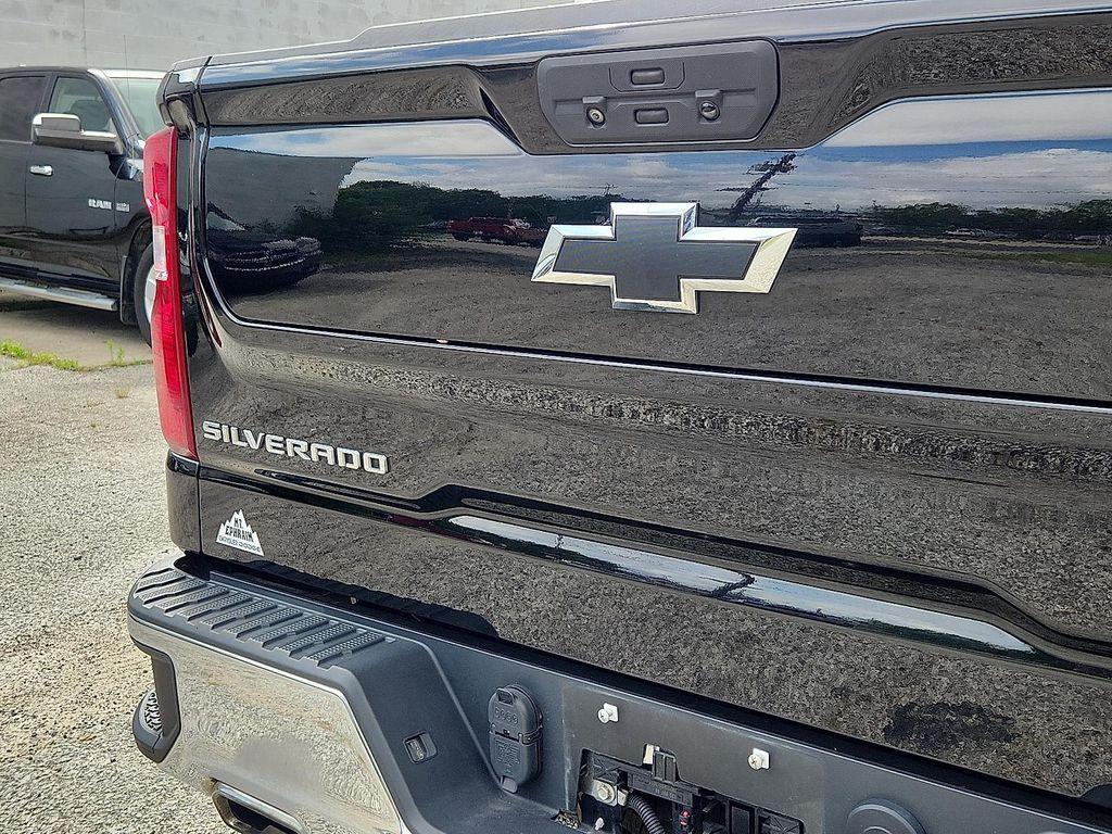 used 2021 Chevrolet Silverado 1500 car, priced at $36,189