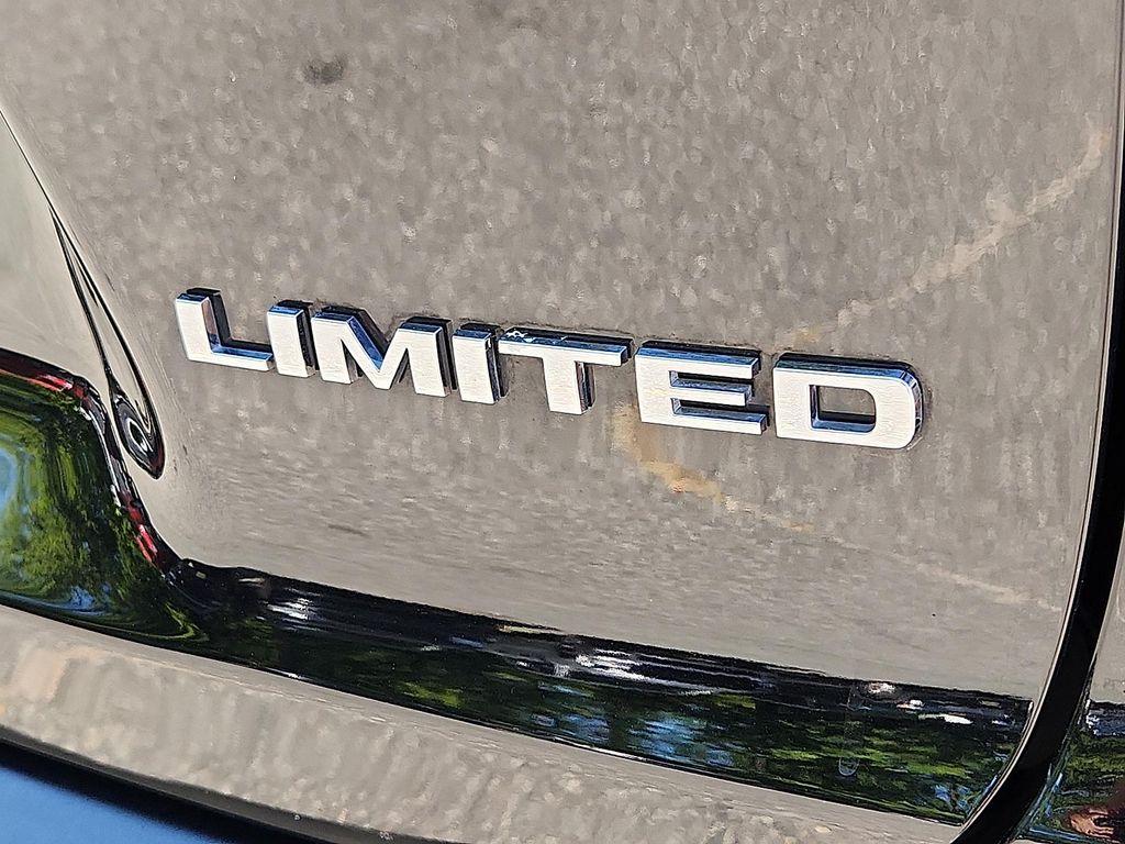 used 2020 Jeep Cherokee car, priced at $23,098