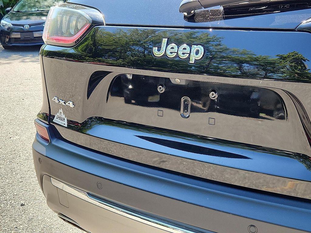 used 2020 Jeep Cherokee car, priced at $23,098
