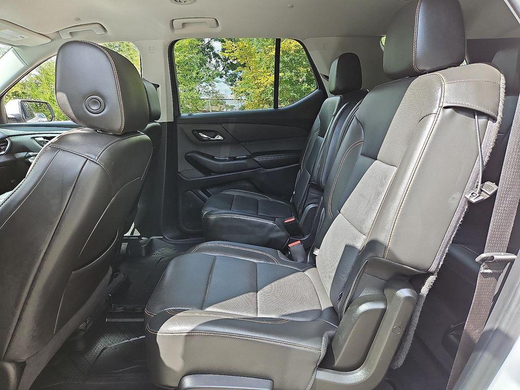 used 2021 Chevrolet Traverse car, priced at $28,598