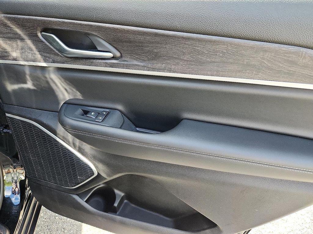 used 2022 Jeep Grand Cherokee L car, priced at $34,589