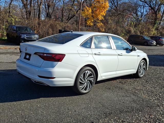 used 2021 Volkswagen Jetta car, priced at $23,194