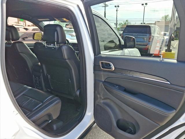used 2015 Jeep Grand Cherokee car, priced at $13,594