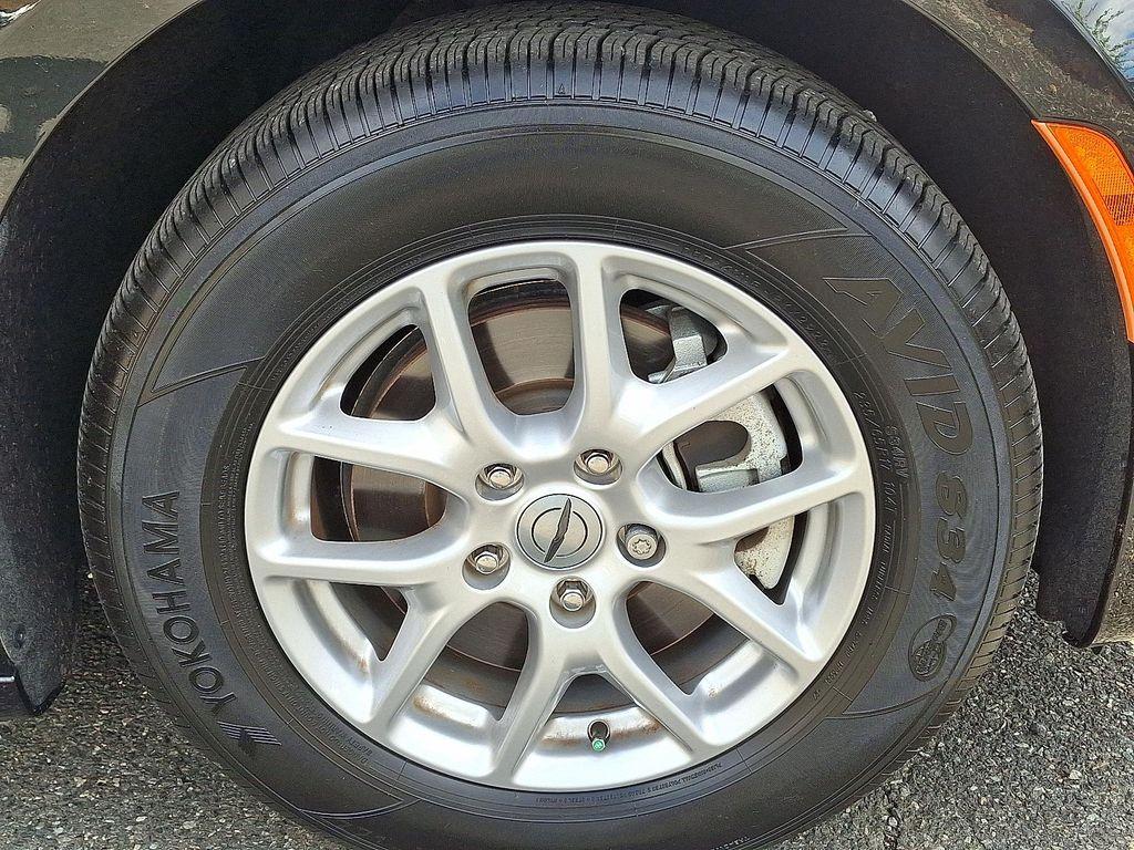 used 2023 Chrysler Pacifica car, priced at $29,598