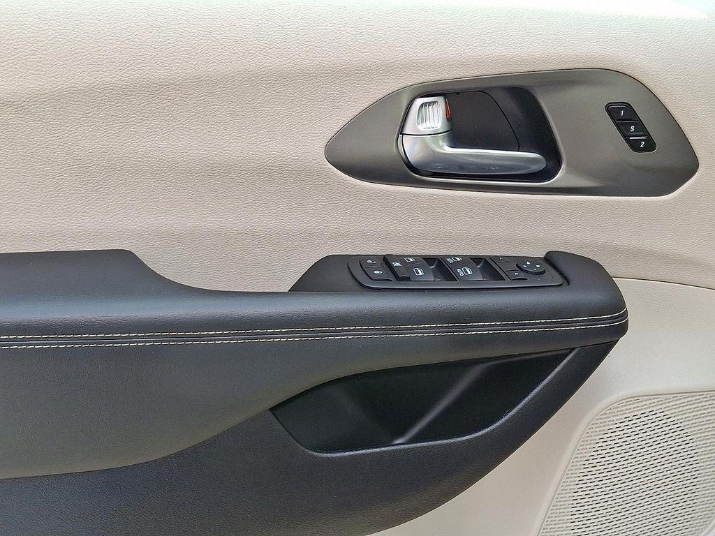 used 2023 Chrysler Pacifica car, priced at $29,598