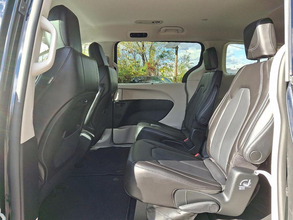 used 2023 Chrysler Pacifica car, priced at $29,598