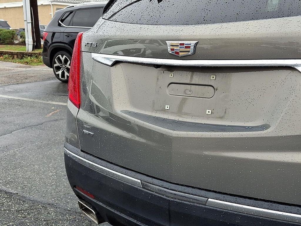 used 2018 Cadillac XT5 car, priced at $22,225