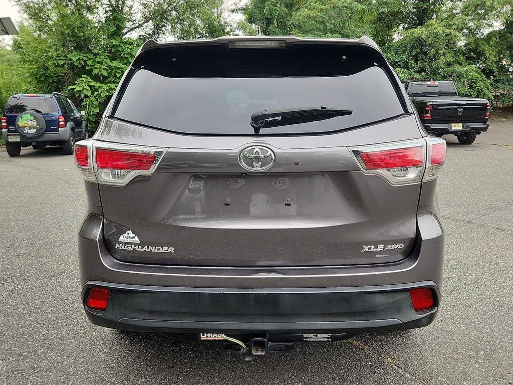 used 2015 Toyota Highlander car, priced at $16,498