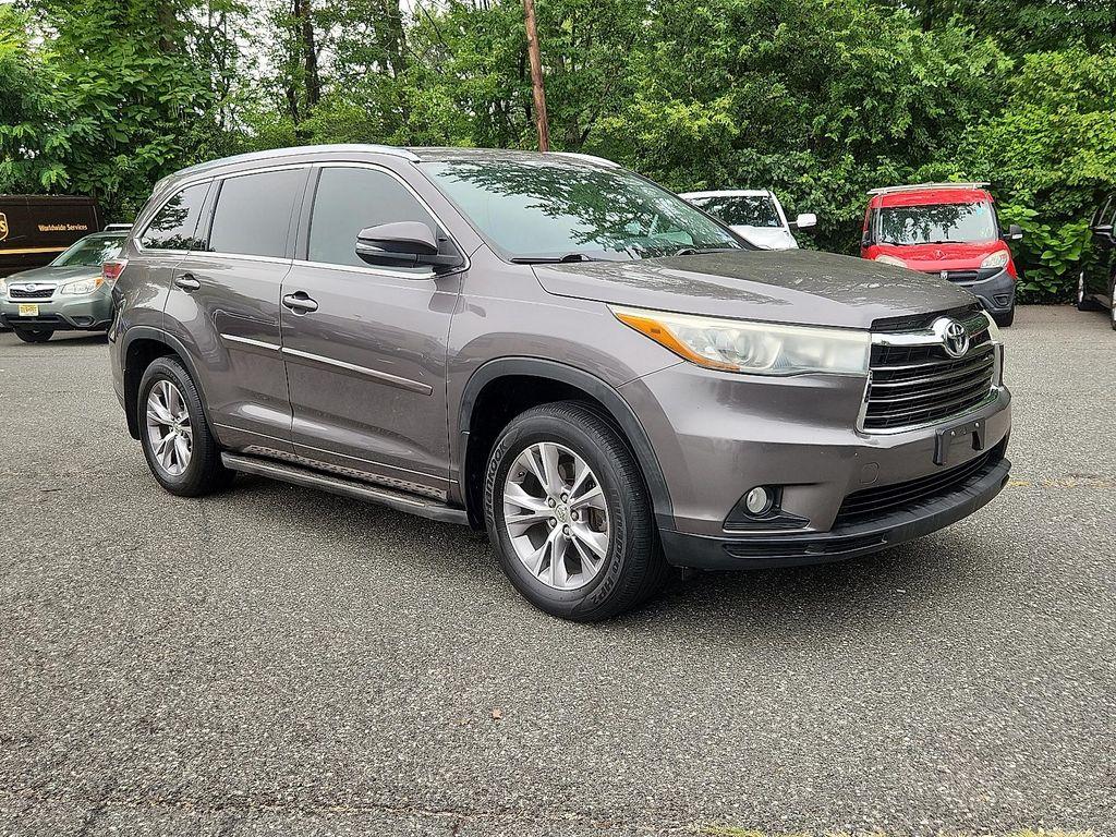 used 2015 Toyota Highlander car, priced at $16,498