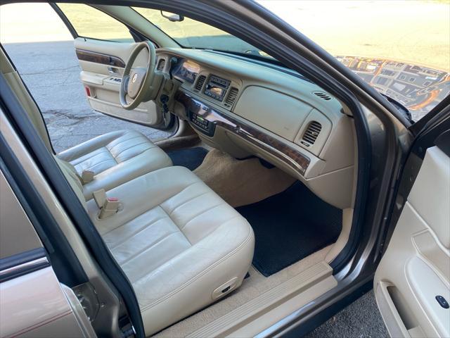 used 2006 Mercury Grand Marquis car, priced at $7,000