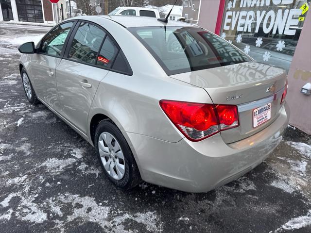 used 2014 Chevrolet Cruze car, priced at $9,000