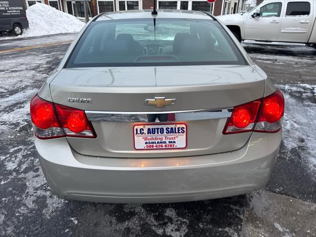 used 2014 Chevrolet Cruze car, priced at $9,000