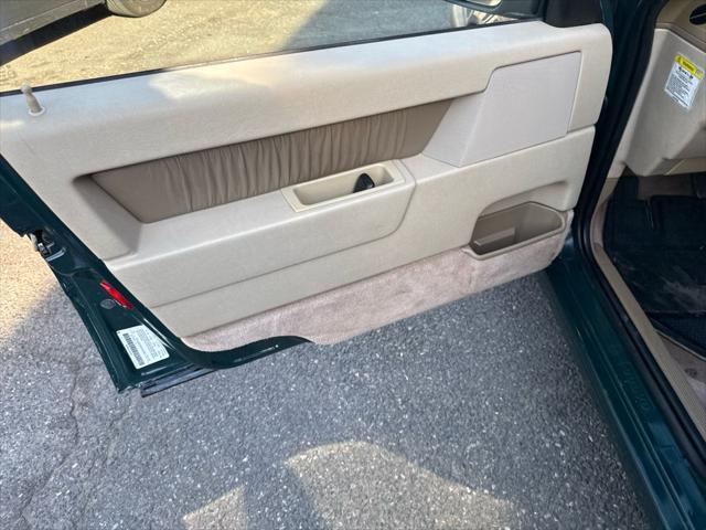 used 1995 Volvo 850 car, priced at $5,995