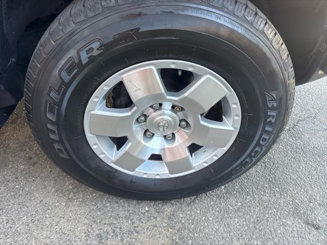 used 2007 Toyota FJ Cruiser car, priced at $14,995