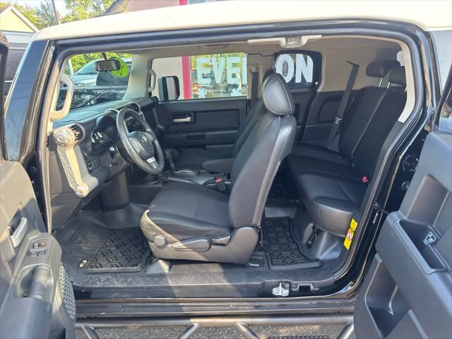 used 2007 Toyota FJ Cruiser car, priced at $14,995