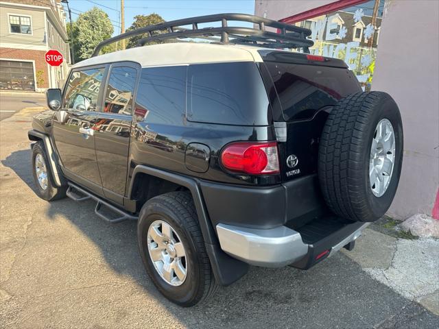 used 2007 Toyota FJ Cruiser car, priced at $14,995