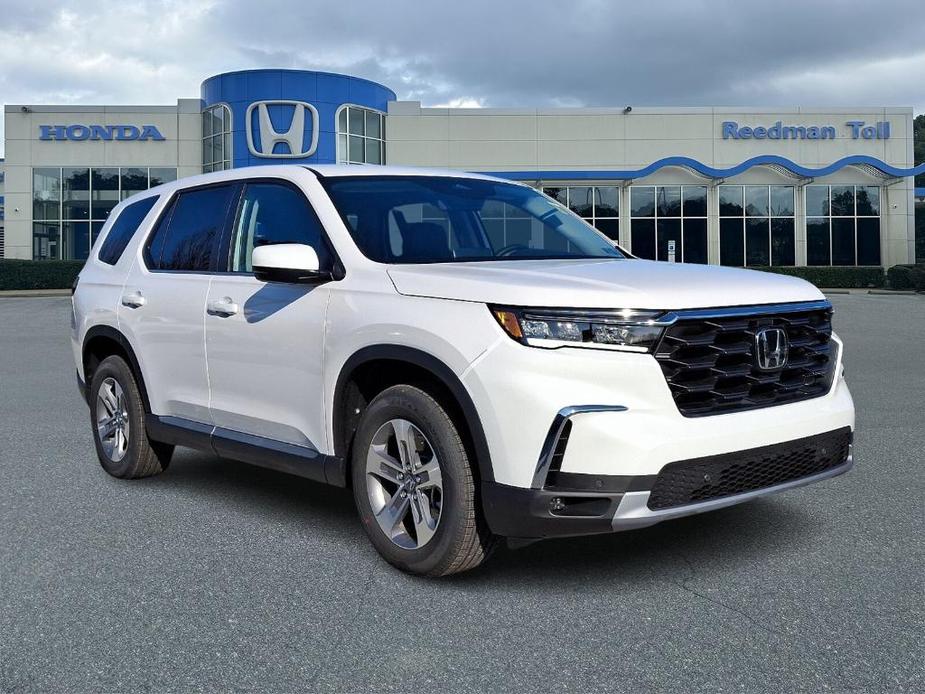 new 2025 Honda Pilot car, priced at $47,450