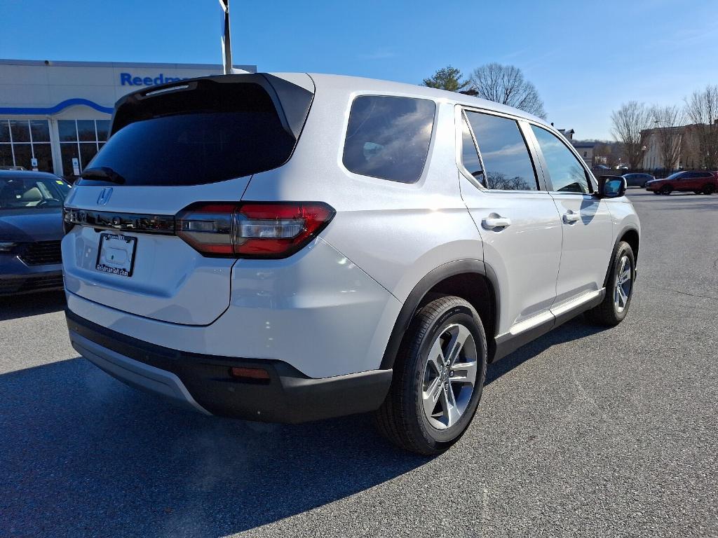 new 2025 Honda Pilot car, priced at $47,450