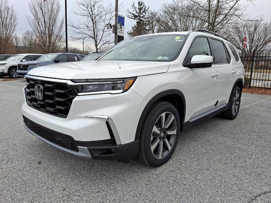 new 2025 Honda Pilot car, priced at $54,930