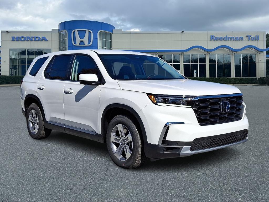 new 2025 Honda Pilot car, priced at $46,299