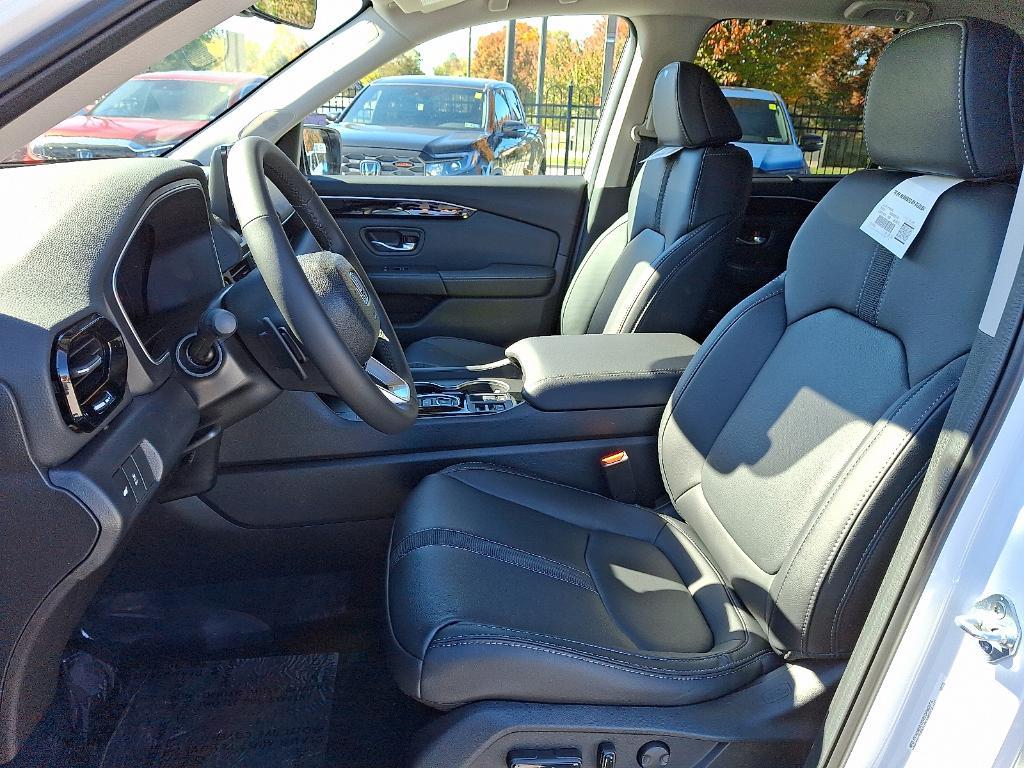 new 2025 Honda Pilot car, priced at $46,299