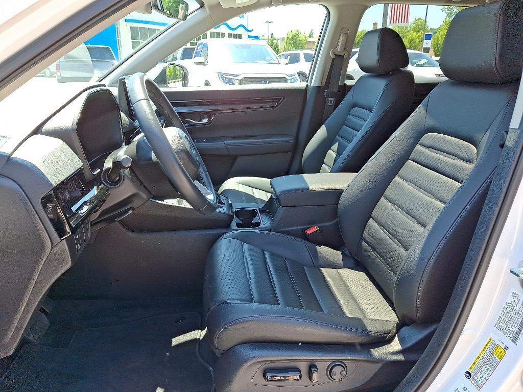 used 2025 Honda CR-V car, priced at $36,995