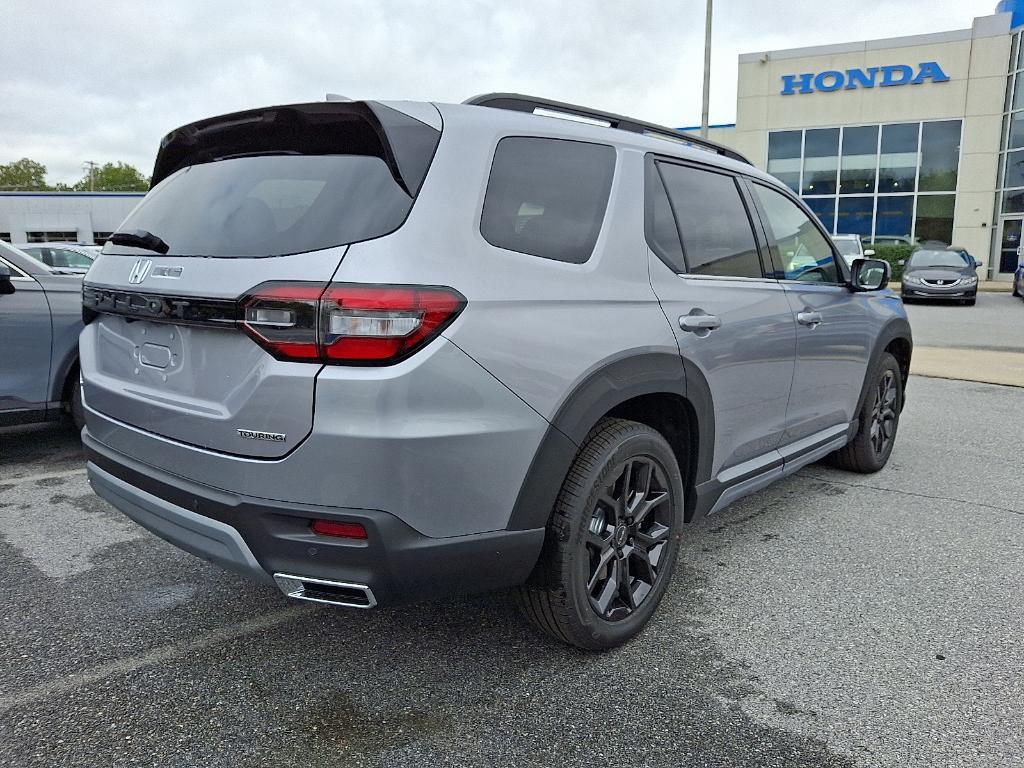 new 2025 Honda Pilot car, priced at $50,433