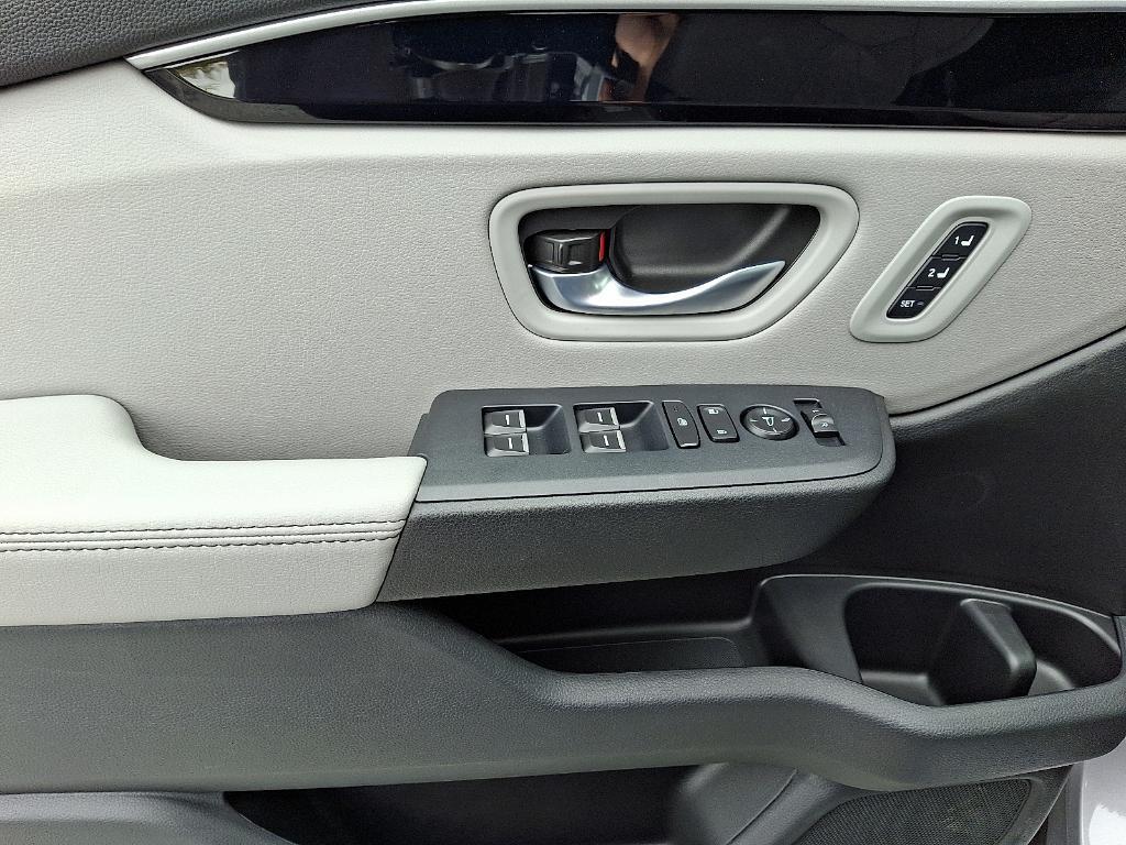 new 2025 Honda Pilot car, priced at $50,433