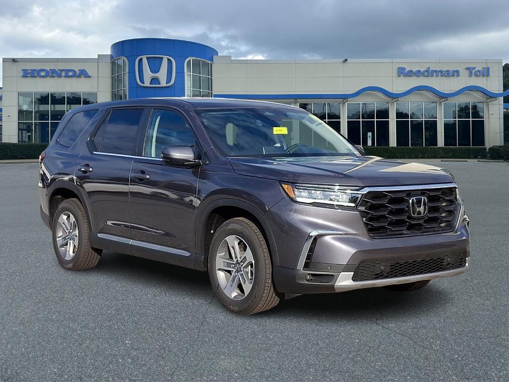 new 2025 Honda Pilot car, priced at $45,872