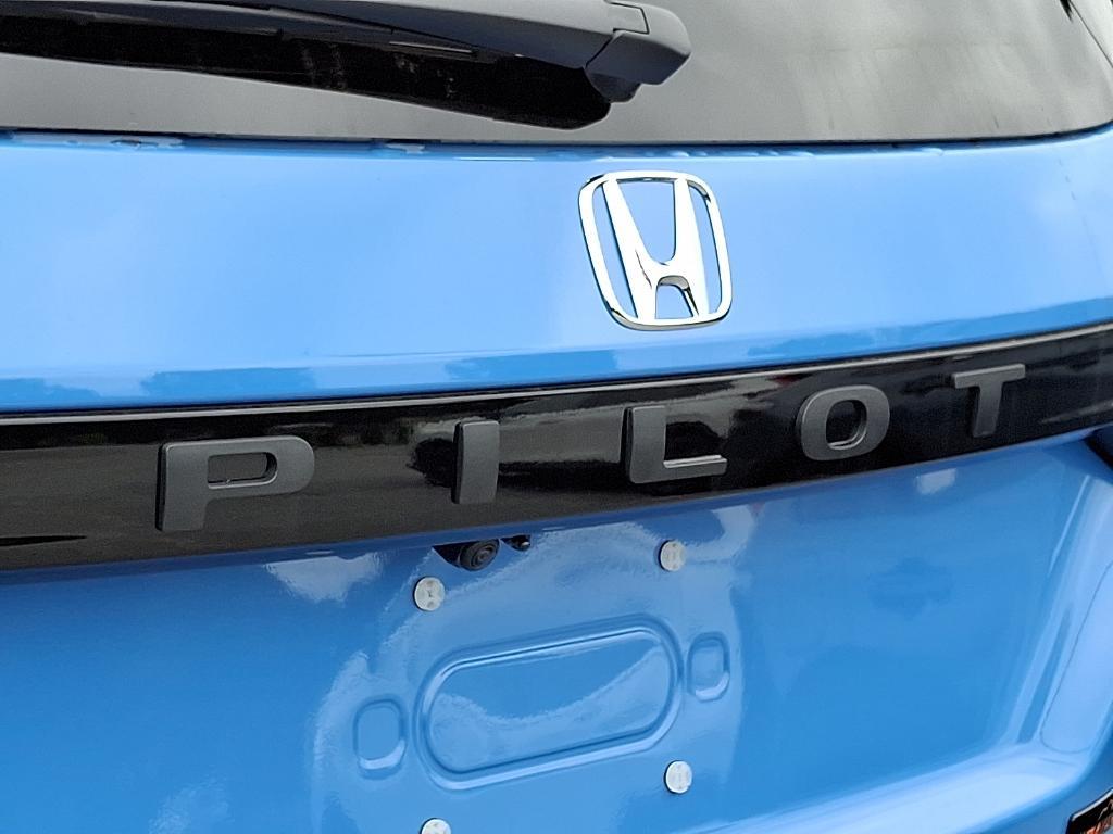 new 2025 Honda Pilot car, priced at $49,271
