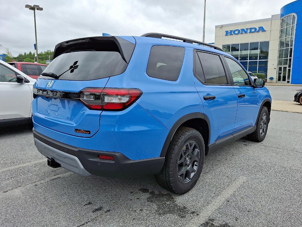 new 2025 Honda Pilot car, priced at $49,271