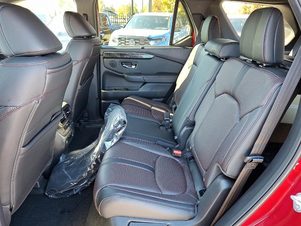 new 2025 Honda Pilot car, priced at $53,631