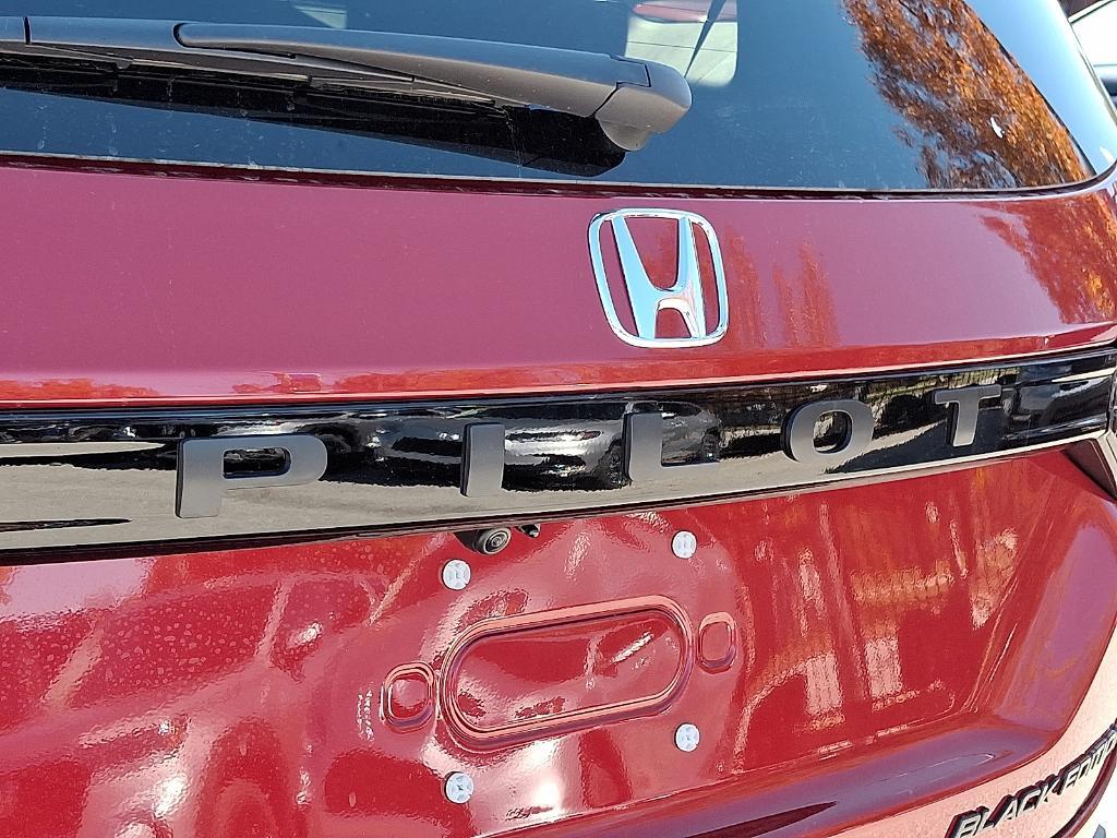 new 2025 Honda Pilot car, priced at $53,631