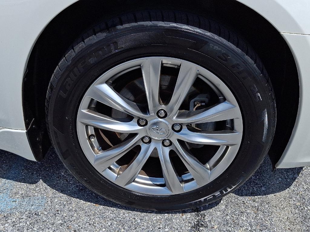 used 2015 INFINITI Q70 car, priced at $19,995