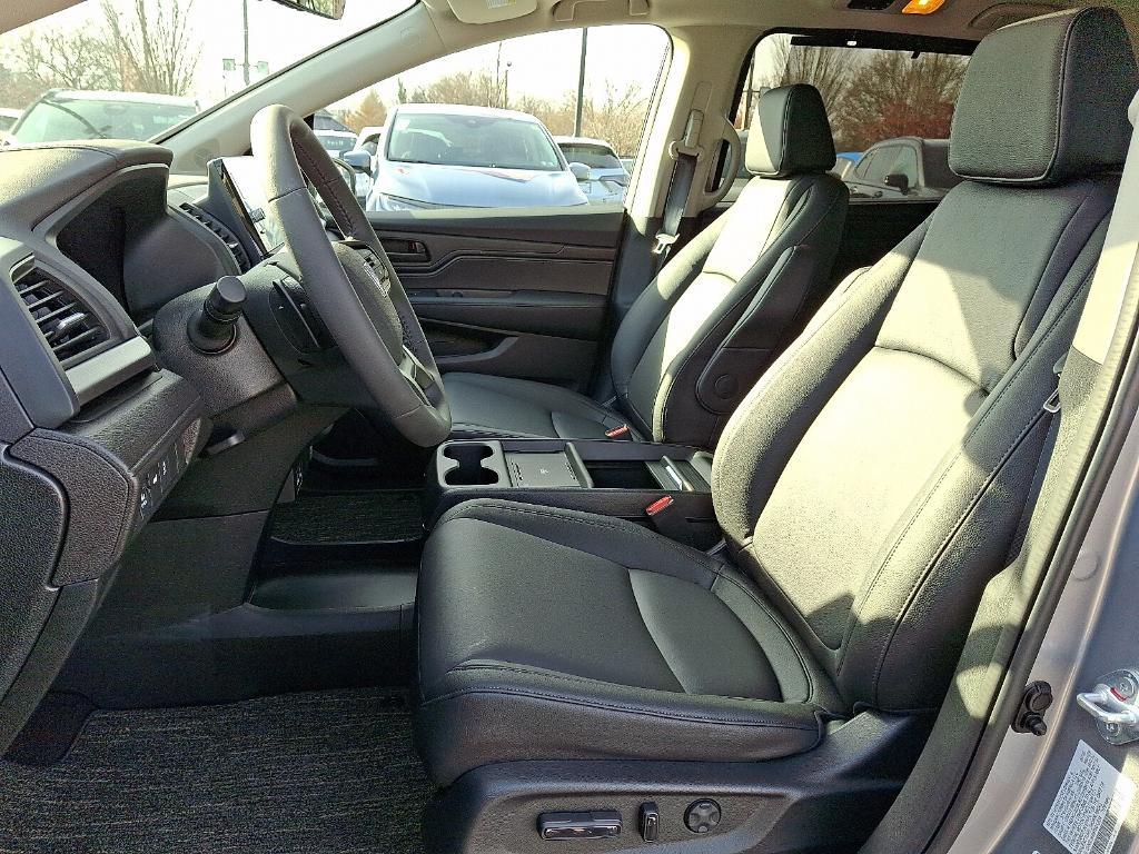 new 2026 Honda Odyssey car, priced at $42,694