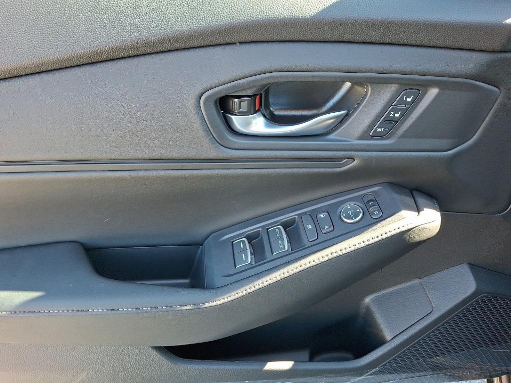 new 2025 Honda Accord Hybrid car, priced at $36,219