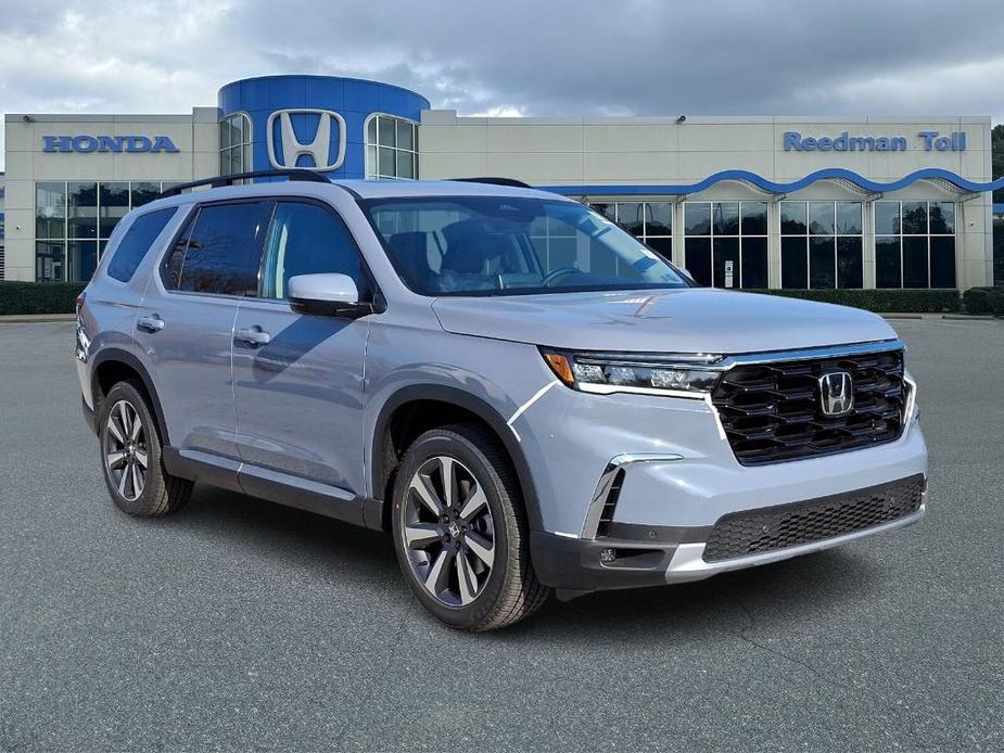 new 2025 Honda Pilot car, priced at $51,450