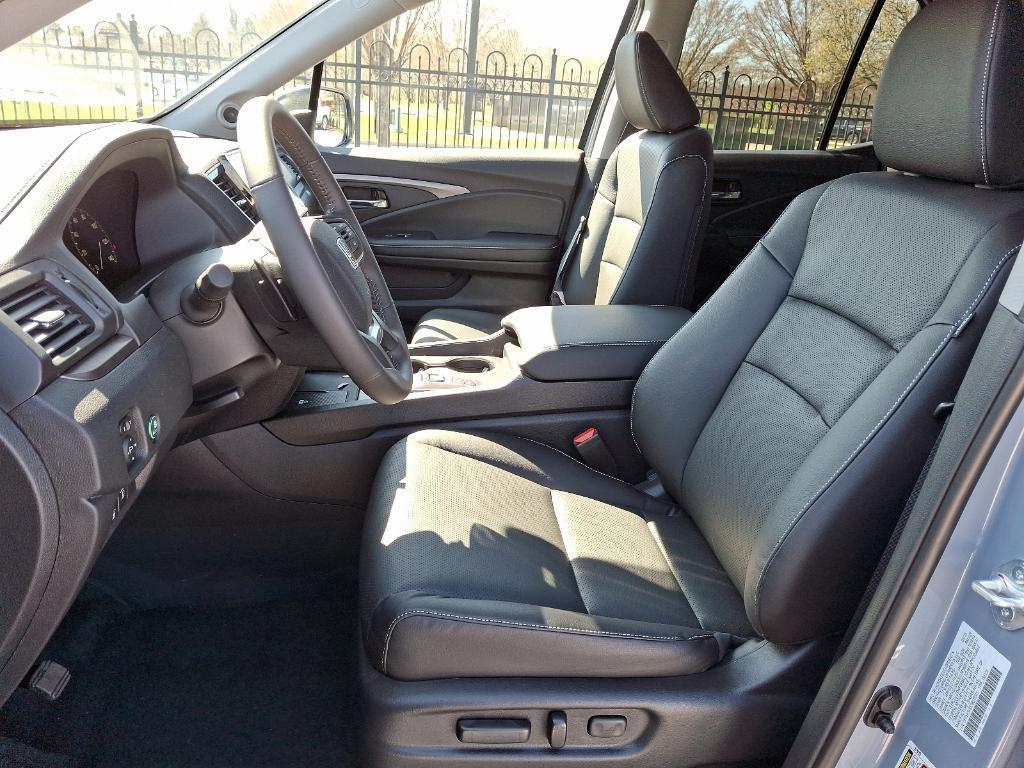 new 2025 Honda Ridgeline car, priced at $43,249