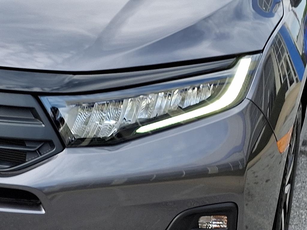 used 2025 Honda Odyssey car, priced at $41,995