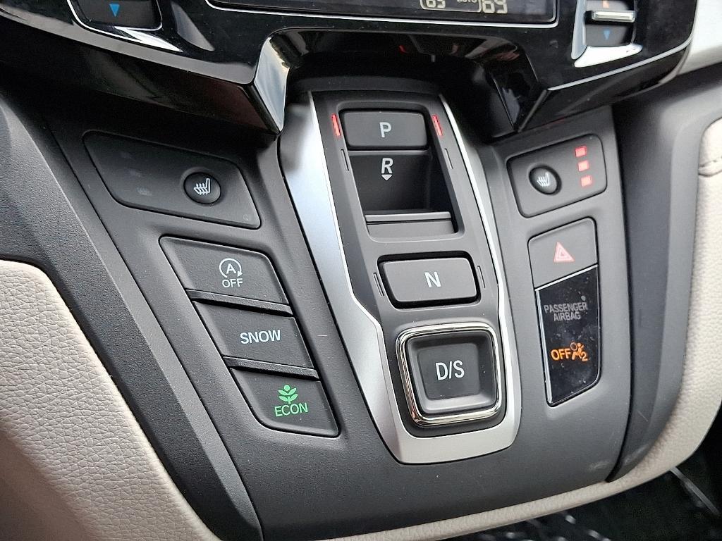 used 2025 Honda Odyssey car, priced at $41,995