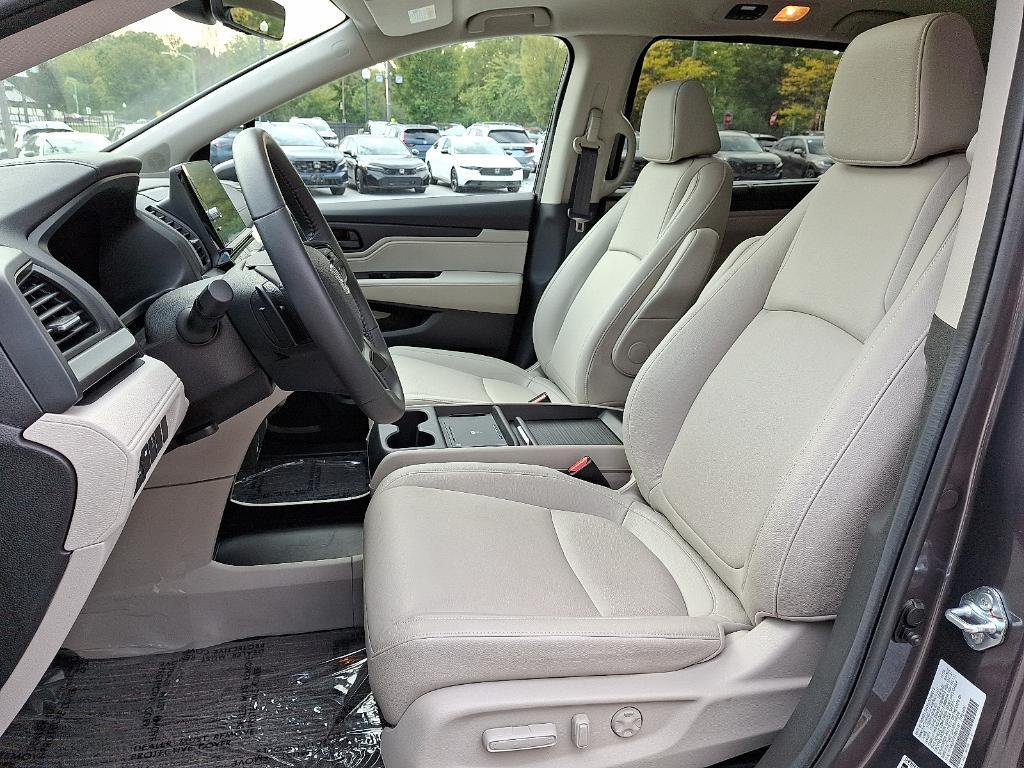 used 2025 Honda Odyssey car, priced at $41,995