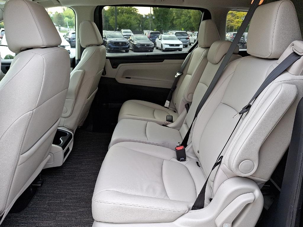 used 2025 Honda Odyssey car, priced at $41,995