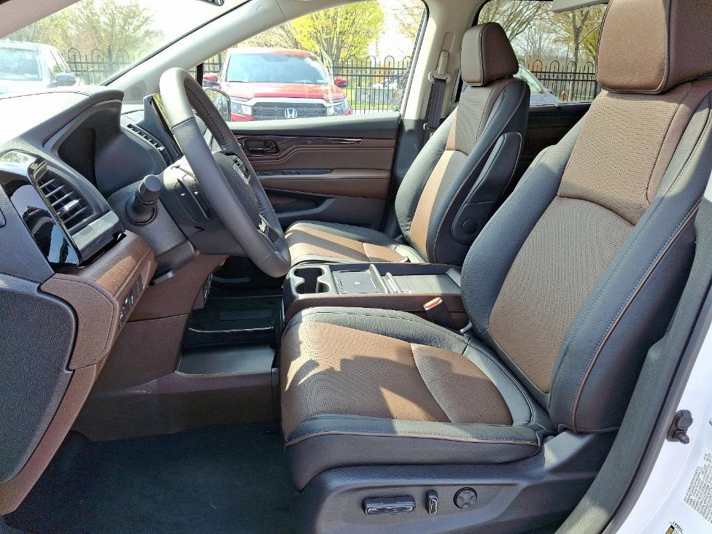 new 2025 Honda Odyssey car, priced at $49,917