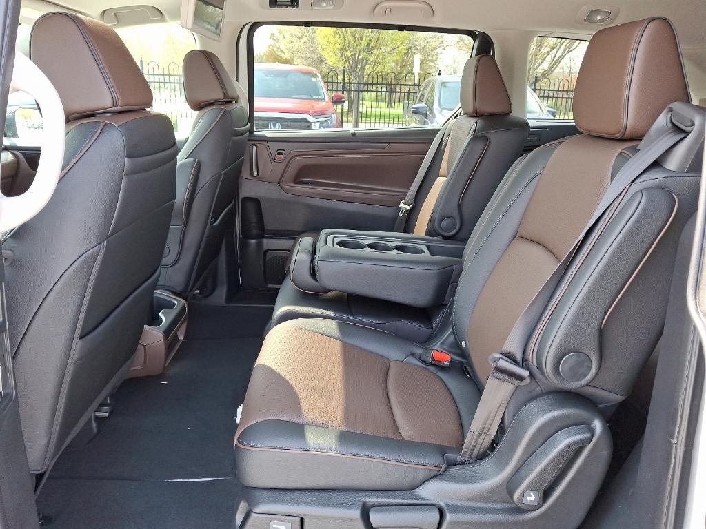 new 2025 Honda Odyssey car, priced at $49,917