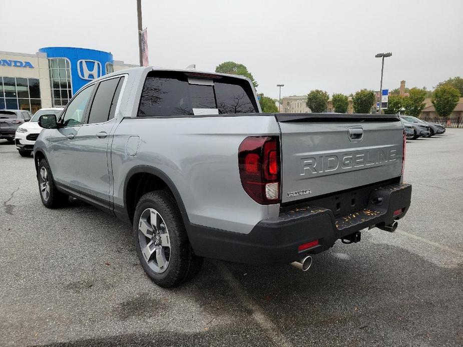 new 2025 Honda Ridgeline car, priced at $43,625