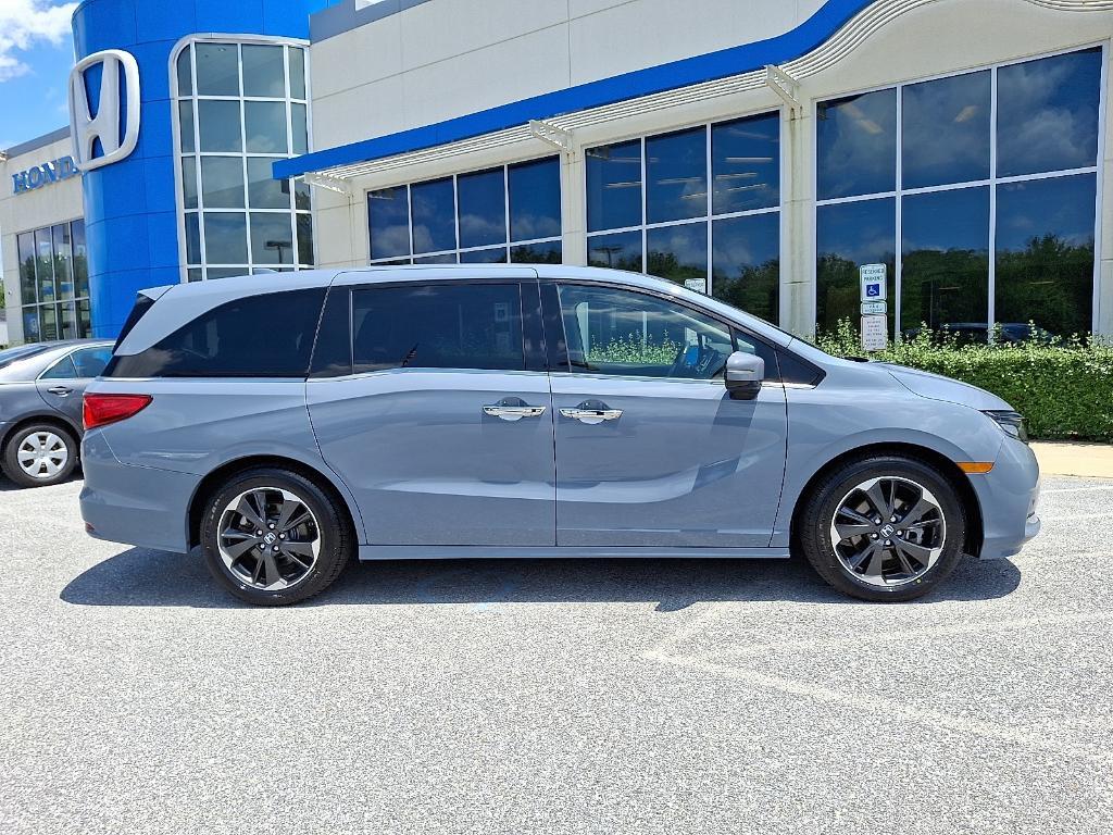 used 2023 Honda Odyssey car, priced at $48,999