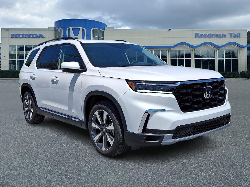 new 2025 Honda Pilot car, priced at $52,333