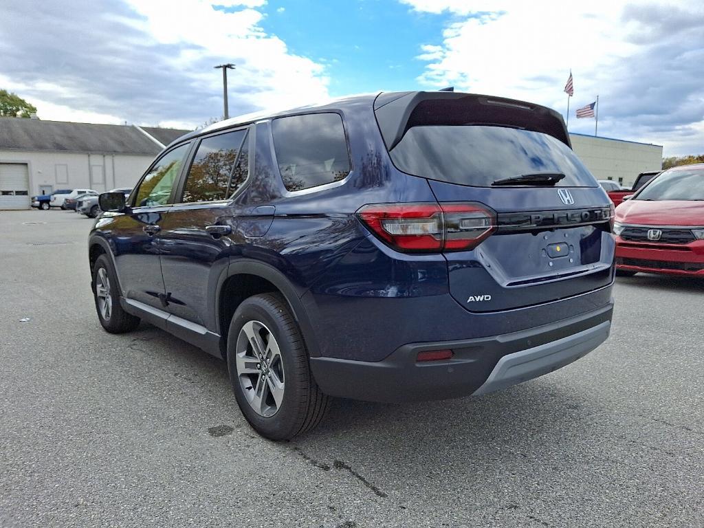 new 2025 Honda Pilot car, priced at $45,872